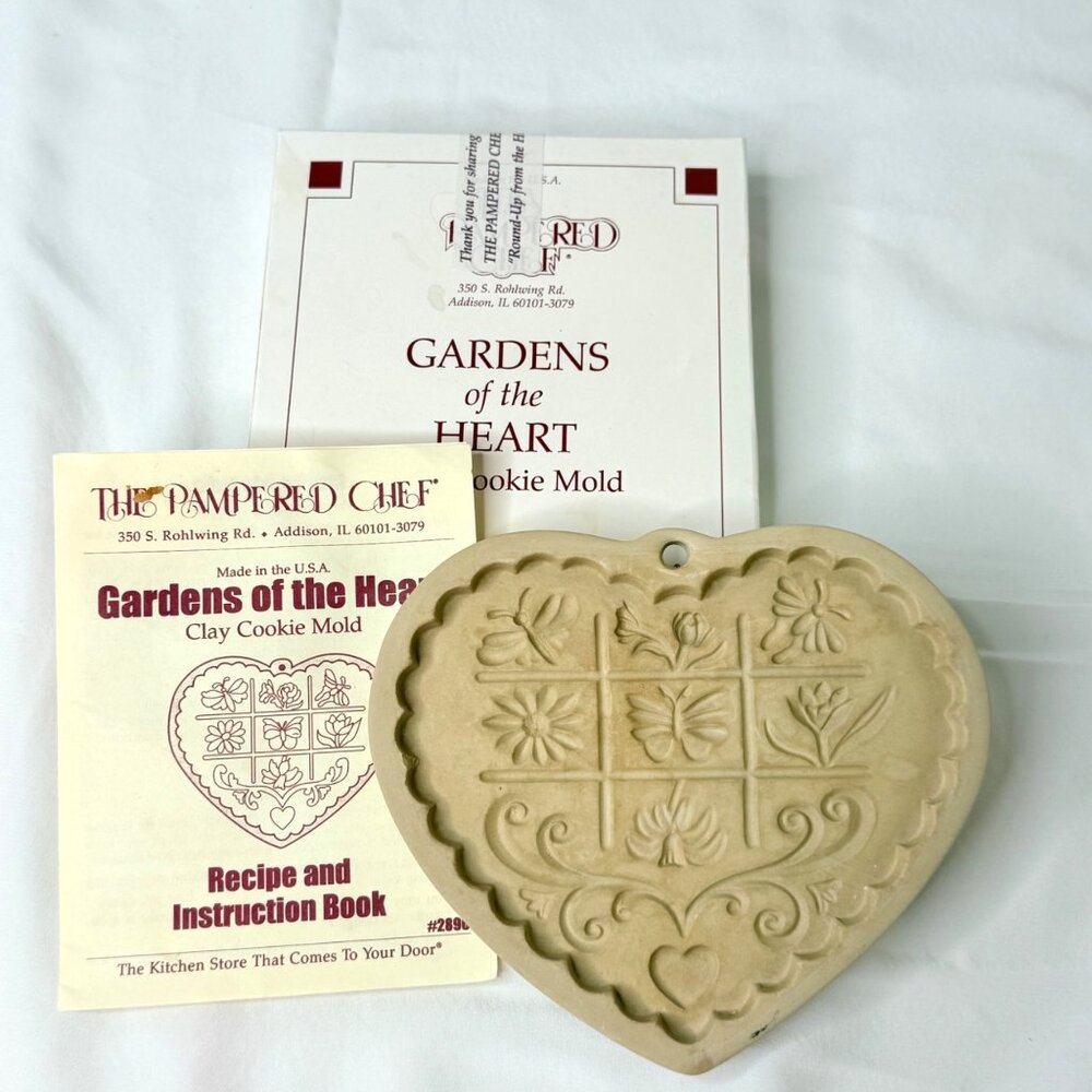 The Pampered Chef Gardens Of The Heart Clay Cookie Mold With Recipe Book 1996 US